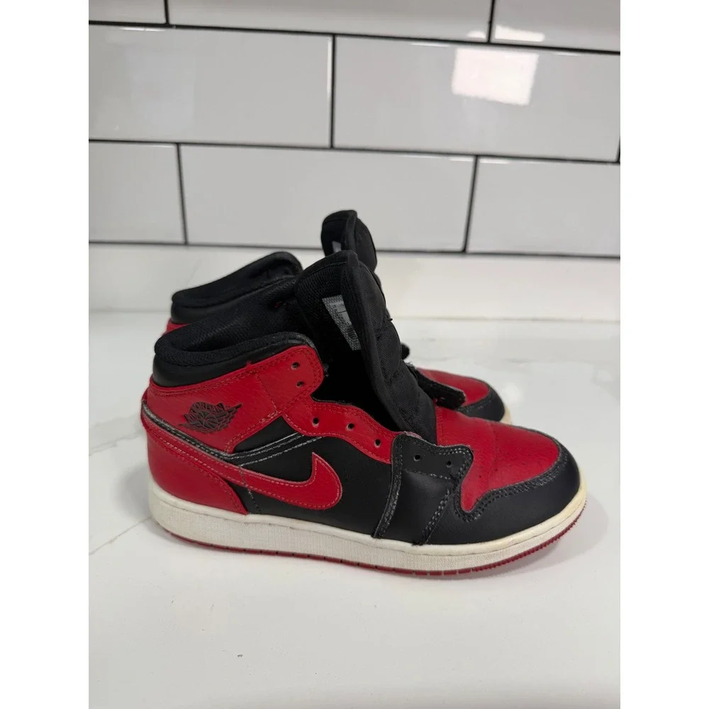 Nike Air Jordan 1 Mid GS Banned 2020 Black Red 554725-074 Youth Kids Size 4Y